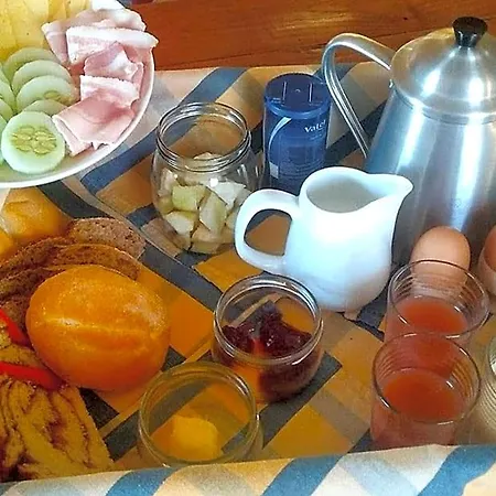Couette-café Faial 3*